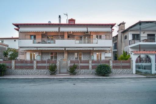 Elenas Apartments Sárti Exterior foto